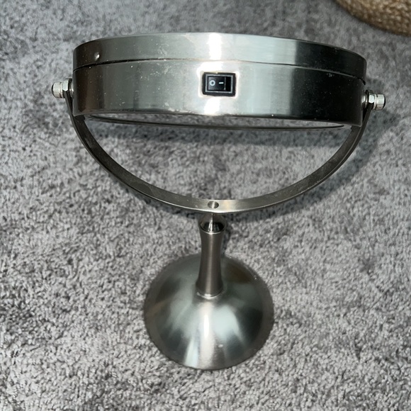 Ovente Dual Sided LED Lighted Mirror, Stainless Steel - Picture 3 of 7